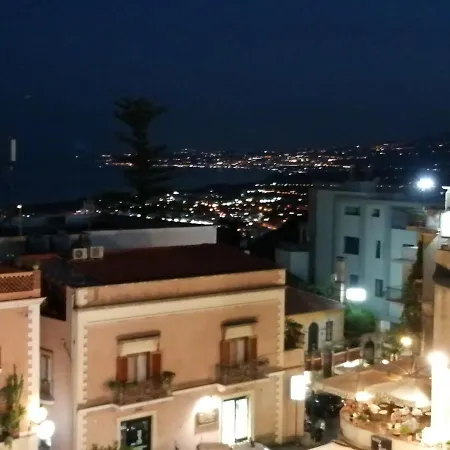 Apartment Aly Art Duomo, Gulf & Etna View *