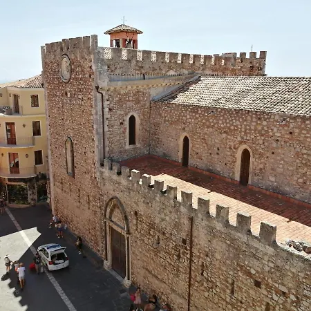Aly Art Duomo, Gulf & Etna View Apartment Taormina