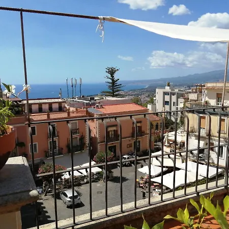 Apartment Aly Art Duomo, Gulf & Etna View Taormina
