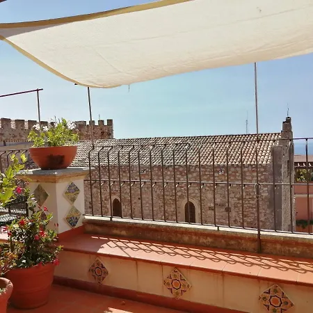 Aly Art Duomo, Gulf & Etna View *
