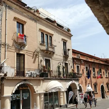 Aly Art Duomo, Gulf & Etna View *