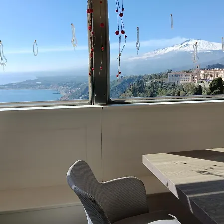 Aly Art Duomo, Gulf & Etna View *
